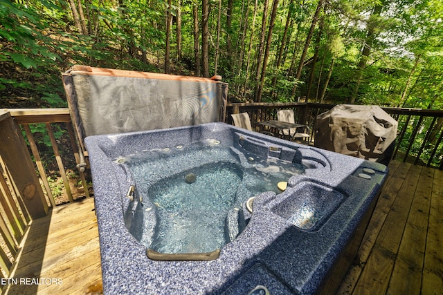 719 Kings Hills Blvd, Pigeon Forge, TN 37863 - deck with a hot tub