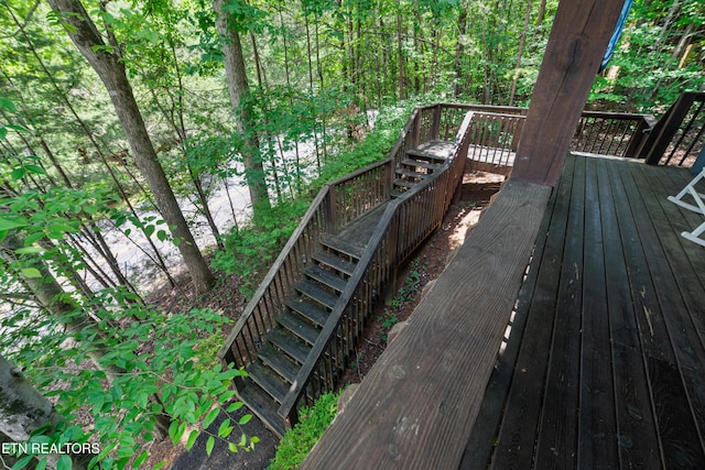 719 Kings Hills Blvd, Pigeon Forge, TN 37863 - deck with stairway