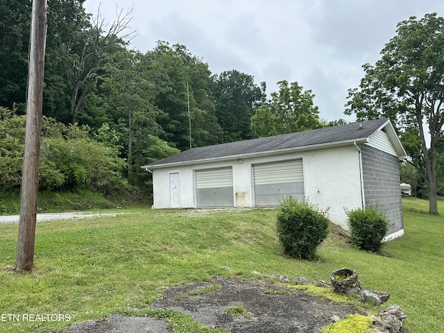 1684 Ridgeway Dr, Kingsport, TN 37664 - view of detached garage