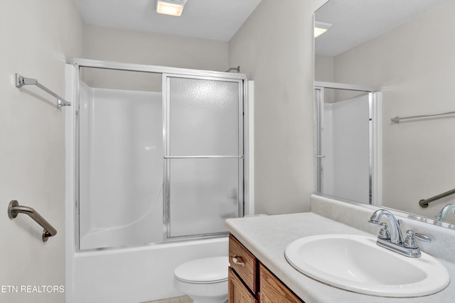 1670 Maremont Rd, Knoxville, TN 37918 - bathroom with vanity and enclosed tub / shower combo