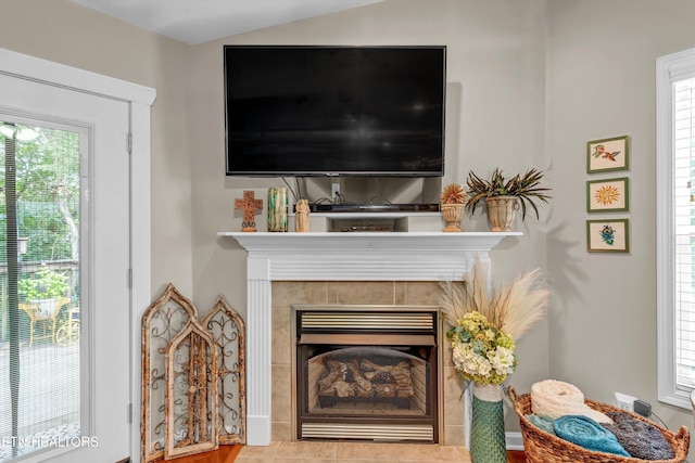 8824 Carriage House Way, Knoxville, TN 37923 - detailed view of a fireplace