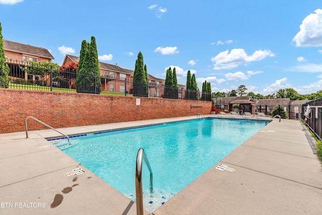 8824 Carriage House Way, Knoxville, TN 37923 - community pool featuring a patio