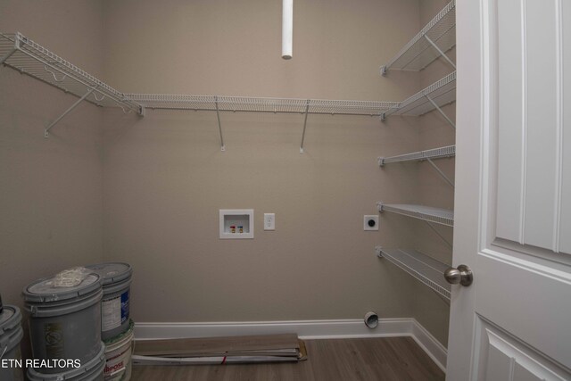 2609 Mountain Blvd, Sevierville, TN 37876 - washroom with hookup for an electric dryer, wood finished floors, and hookup for a washing machine