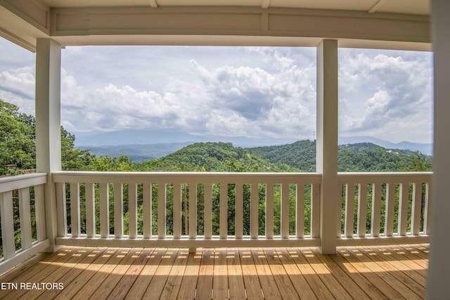 2609 Mountain Blvd, Sevierville, TN 37876 - wooden deck with a mountain view
