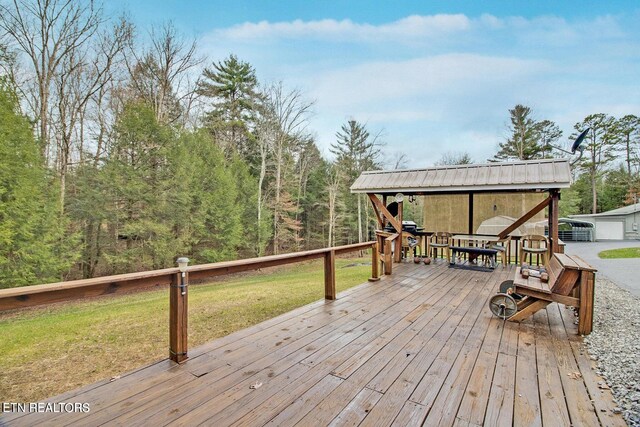 1096 Circle Dr, Jamestown, TN 38556 - deck with a lawn