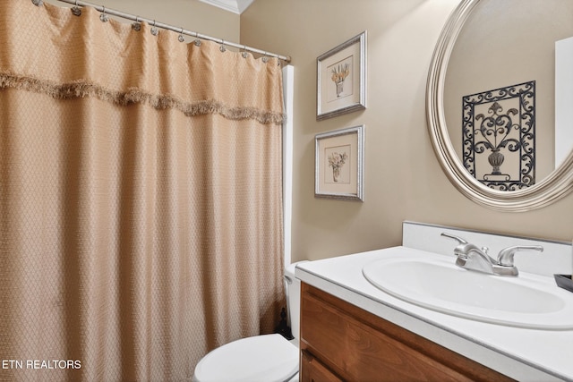 510 Argyle Way, Maryville, TN 37801 - bathroom with vanity and a shower with shower curtain