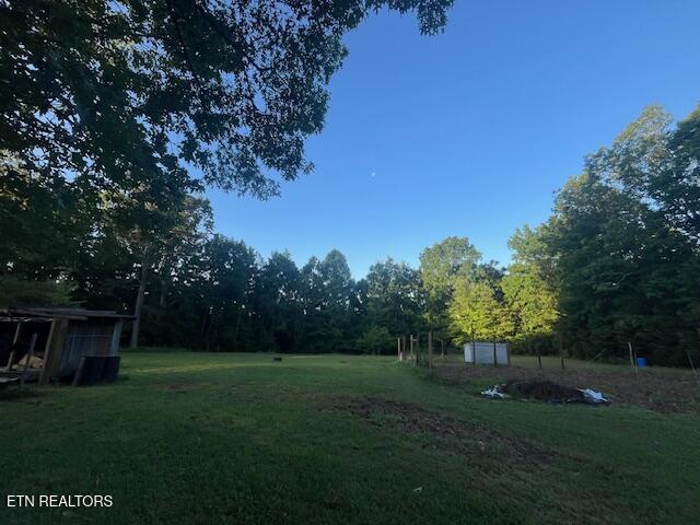 4016 Retro Hughes Rd, Graysville, TN 37338 - view of green lawn