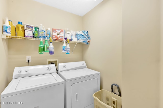 8040 Walt Way, Corryton, TN 37721 - laundry area featuring washing machine and dryer