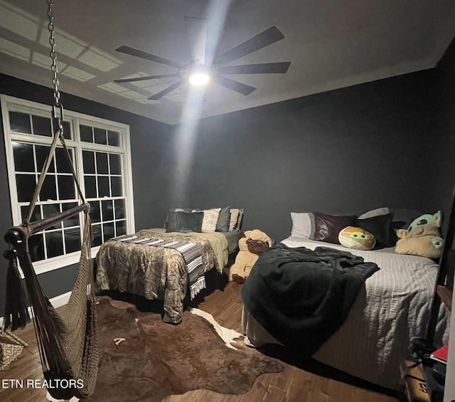 257 Holt Ridge Rd, Tazewell, TN 37879 - bedroom featuring wood finished floors and a ceiling fan