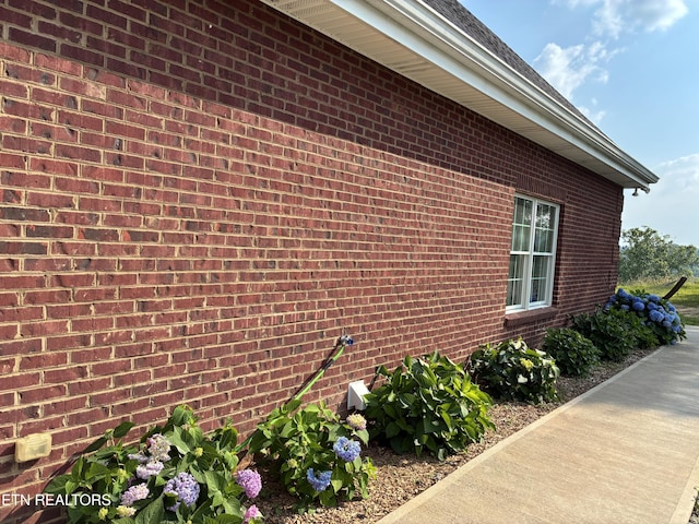 257 Holt Ridge Rd, Tazewell, TN 37879 - view of side of home with brick siding