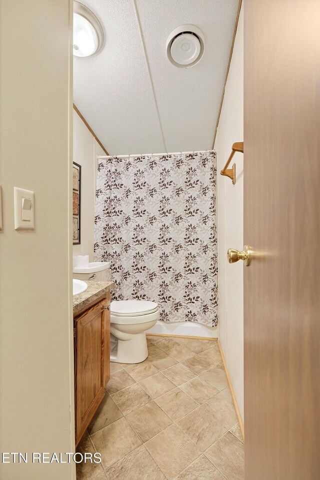 4334 Big Creek Rd, Hartford, TN 37753 - full bathroom featuring vanity, a shower with shower curtain, and wallpapered walls