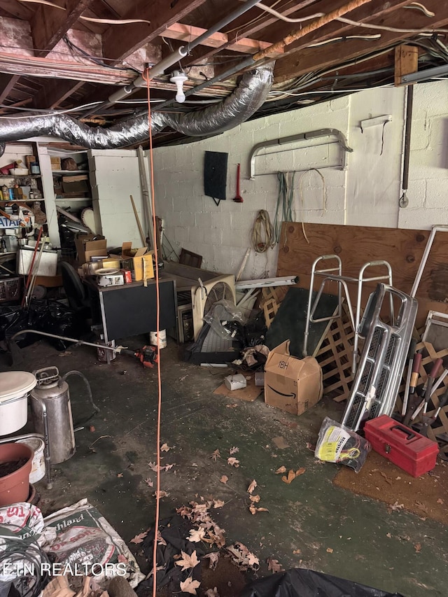 2101 NW Chillicothe St, Knoxville, TN 37921 - unfinished basement featuring concrete block wall