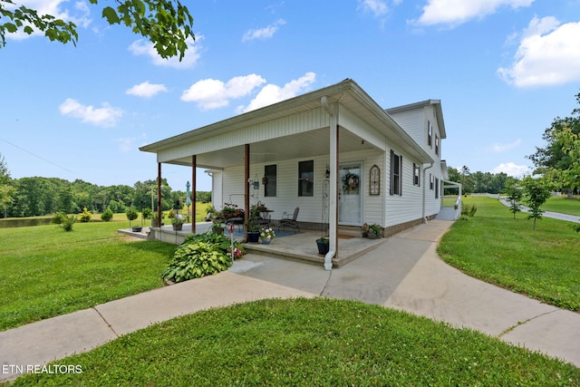 1292 Deer Lodge Hwy, Sunbright, TN 37872 - country-style home with covered porch and a front yard