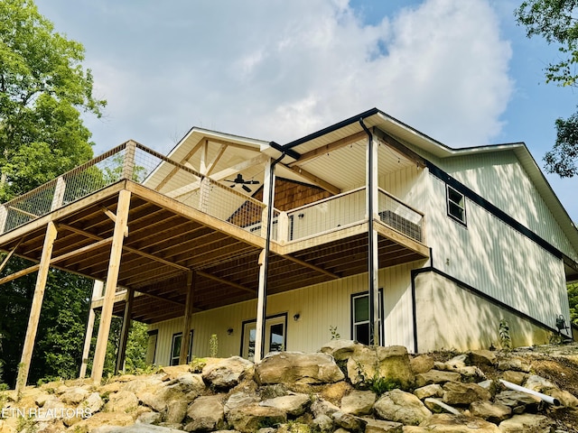 669 Crooked Branch Pvt Rd, Huntsville, TN 37756 - back of property with a deck and a ceiling fan