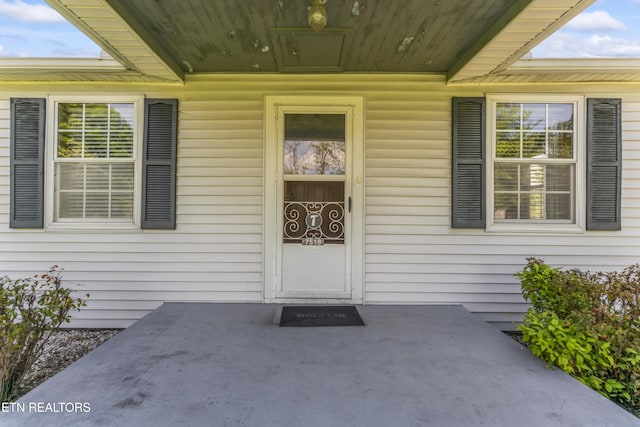 7518 Clapps Chapel Rd, Corryton, TN 37721 - doorway to property featuring a patio