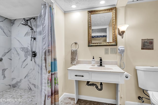 3950 Castle Rd, Gatlinburg, TN 37738 - full bathroom featuring tiled shower, recessed lighting, and a textured ceiling