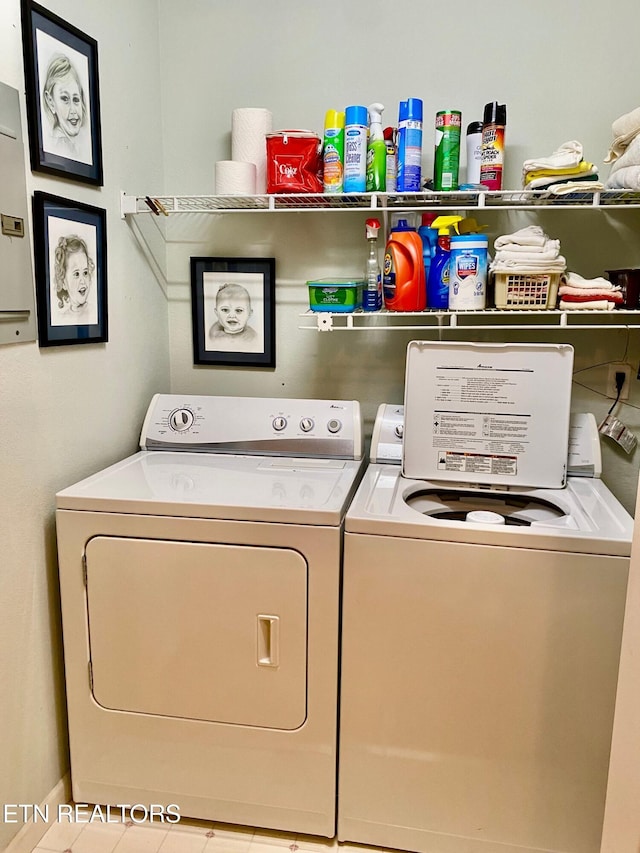 209 Commander Way, Knoxville, TN 37934 - laundry area featuring washing machine and clothes dryer
