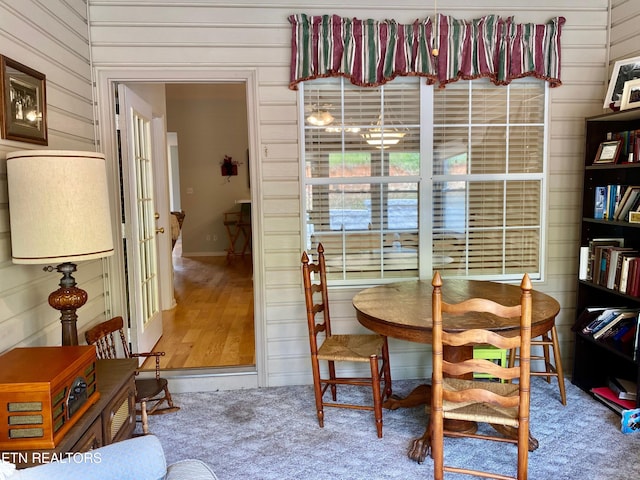 209 Commander Way, Knoxville, TN 37934 - dining area with wooden walls and carpet