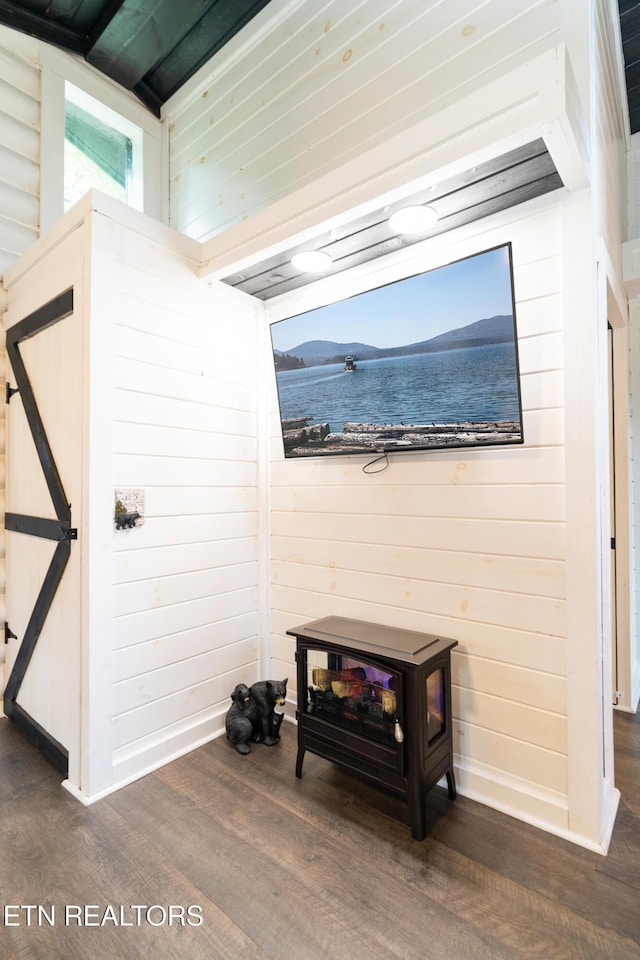 1065 Shell Mountain Rd, Sevierville, TN 37876 - detailed view of wood finished floors and wood walls