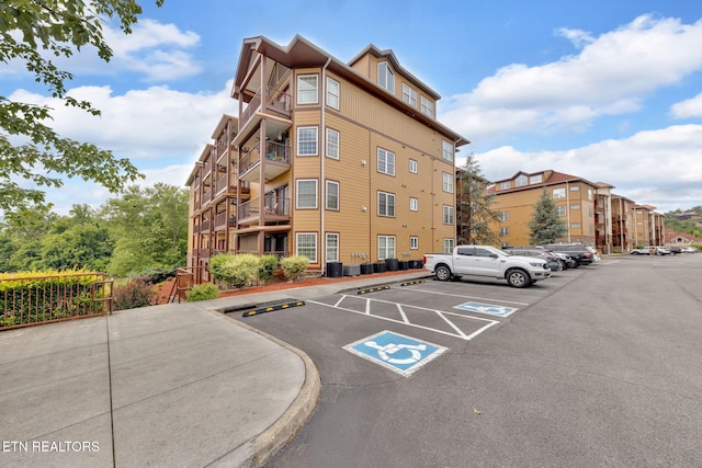 527 River Place Way Unit 516, Sevierville, TN 37862 - view of property with uncovered parking