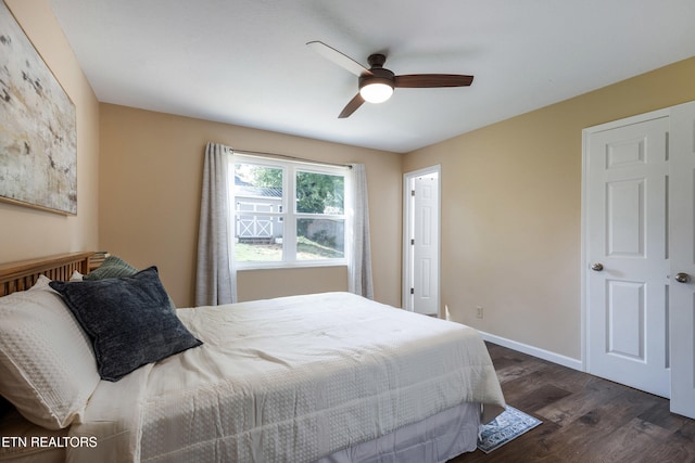 4313 Midview Ln, Knoxville, TN 37938 - bedroom with dark wood-style floors and a ceiling fan