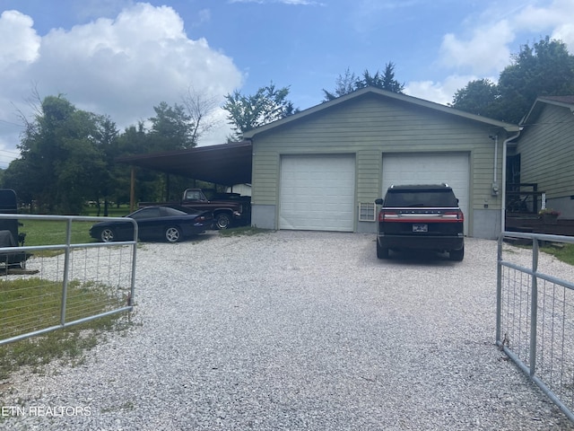 1843 Tazewell Pike, Corryton, TN 37721 - garage with a detached garage