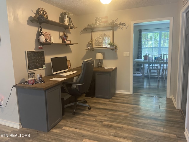 1843 Tazewell Pike, Corryton, TN 37721 - office area featuring a textured ceiling and dark wood-type flooring