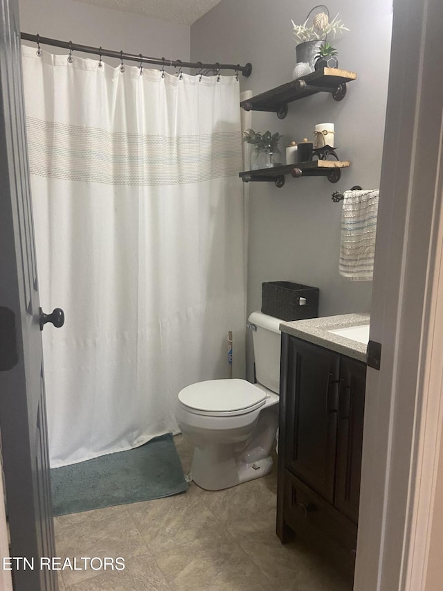 1843 Tazewell Pike, Corryton, TN 37721 - full bath with vanity and curtained shower