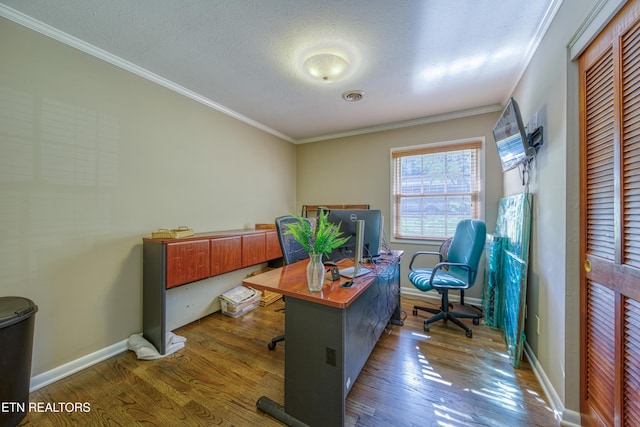 109 Wedgewood Rd, Oak Ridge, TN 37830 - office area featuring wood finished floors and ornamental molding