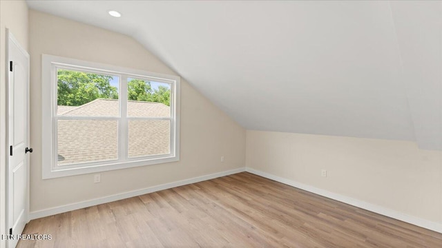 130 S Van Gilder St, Knoxville, TN 37915 - bonus room featuring light wood-style flooring, lofted ceiling, and recessed lighting