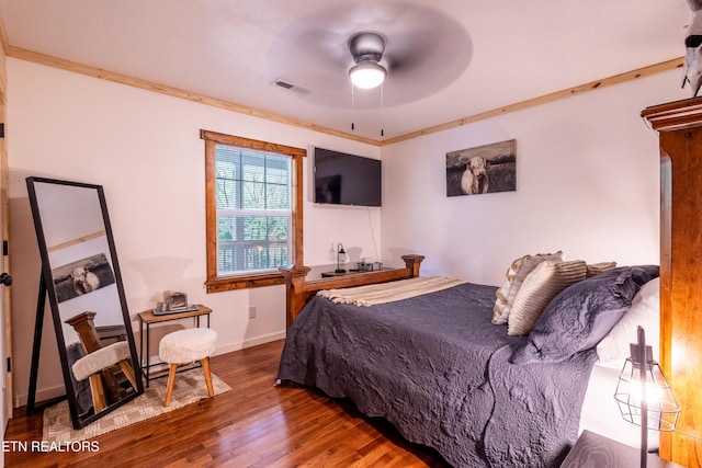 460 Red Bud Ln, Sevierville, TN 37876 - bedroom featuring wood finished floors and baseboards