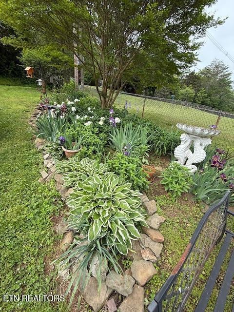 512 Farmer Hollow Rd, Clinton, TN 37716