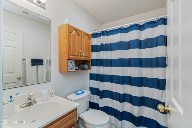 7527 Wheatmeadow Rd, Corryton, TN 37721 - full bath with vanity and curtained shower