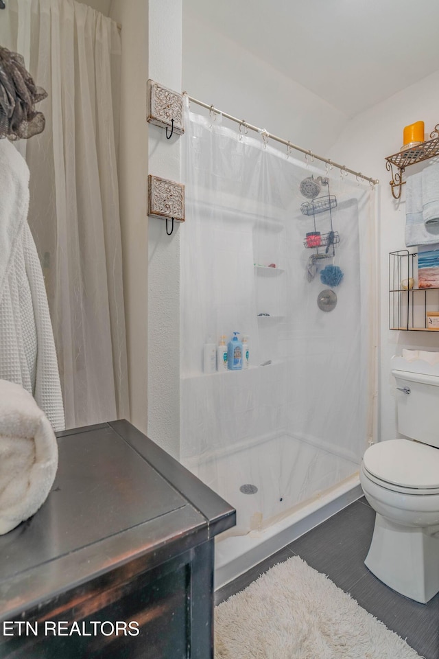 135 Chanusi Way, Loudon, TN 37774 - bathroom featuring a shower stall and toilet