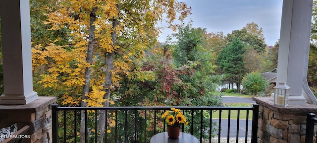 135 Chanusi Way, Loudon, TN 37774 - view of porch