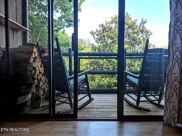 1081 Cove Rd Unit 623, Sevierville, TN 37876 - entryway featuring wood finished floors