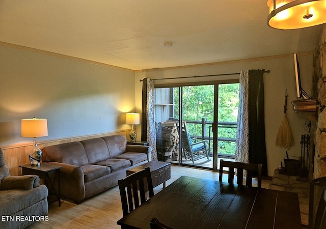 1081 Cove Rd Unit 623, Sevierville, TN 37876 - living area with wood finished floors and wainscoting