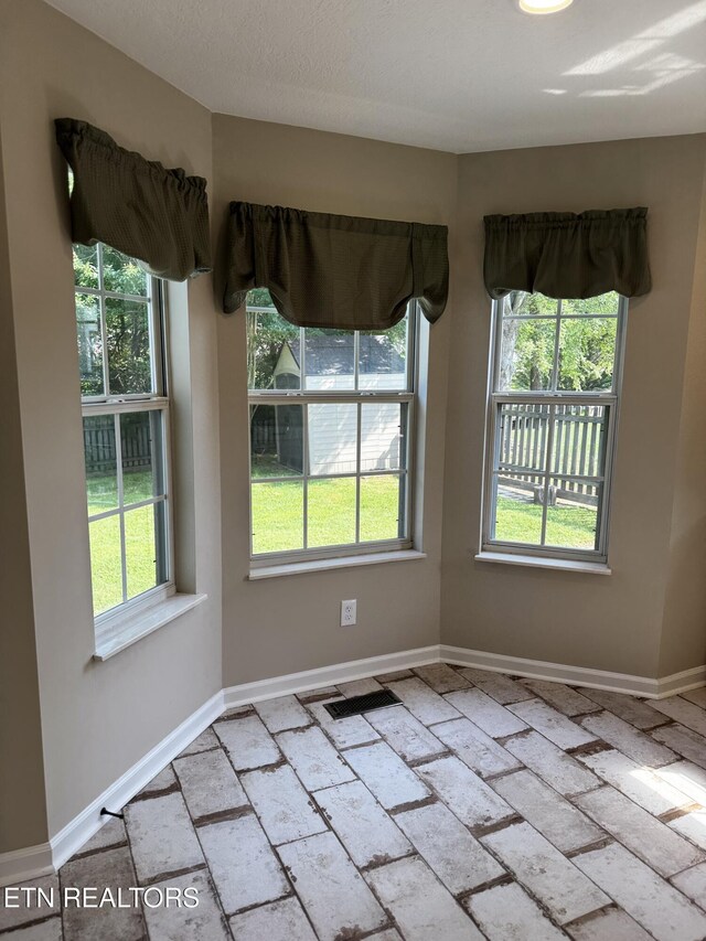 904 Whitesburg Dr, Knoxville, TN 37918 - photo 13