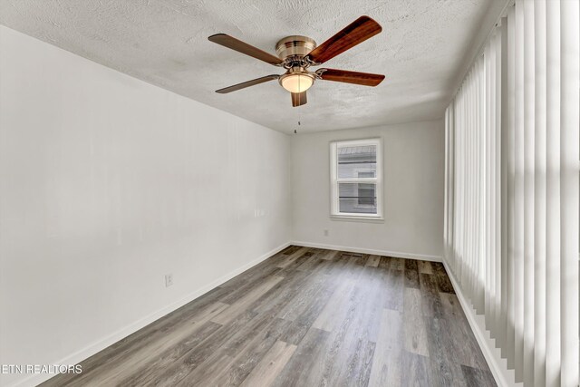 320 Oglewood Ave, Knoxville, TN 37917 - photo 7