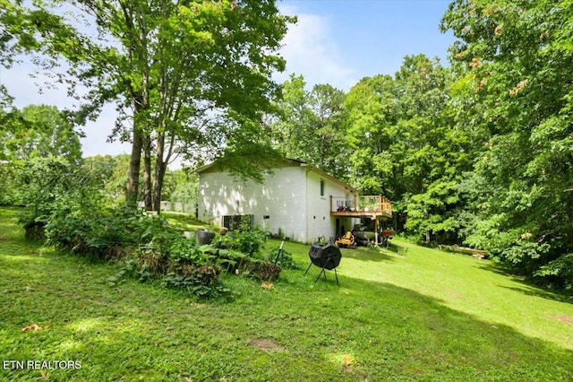 150 Scott Dr, Huntsville, TN 37756 - view of green lawn featuring a deck
