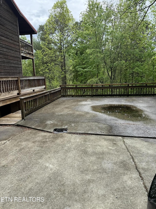 1960 Regans Ridge Way, Sevierville, TN 37876 - view of patio / terrace