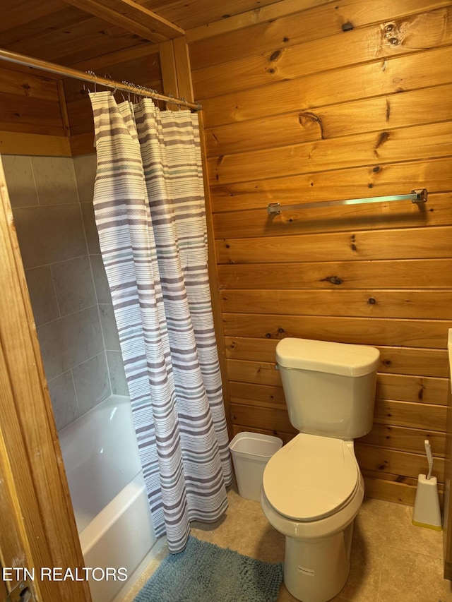 1960 Regans Ridge Way, Sevierville, TN 37876 - bathroom featuring toilet and shower / tub combo with curtain