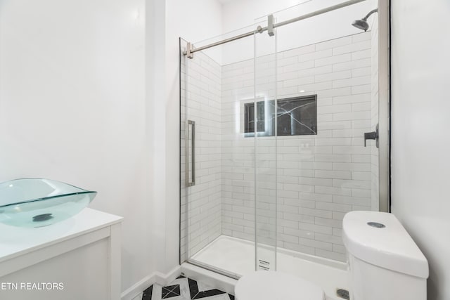 2824 Linden Ave, Knoxville, TN 37914 - full bathroom with a stall shower and vanity