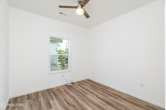 2824 Linden Ave, Knoxville, TN 37914 - spare room with wood finished floors and a ceiling fan