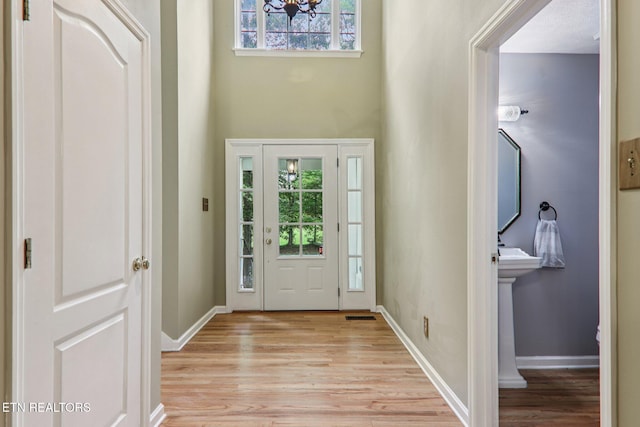 317 Fallen Oak Cir, Seymour, TN 37865 - entrance foyer featuring light wood-style flooring and baseboards