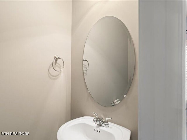 2415 Flannery Way, Powell, TN 37849 - bathroom featuring a sink
