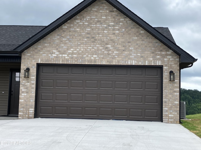 180 Sparks Landing Rd, Maynardville, TN 37807 - garage featuring driveway