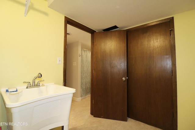 433 Clover Fork Dr, Knoxville, TN 37934 - full bathroom featuring tile patterned flooring and vanity