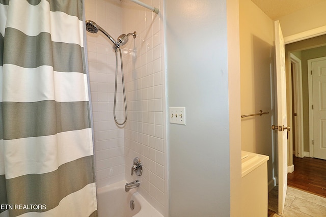 433 Clover Fork Dr, Knoxville, TN 37934 - bathroom with shower / bath combo with shower curtain