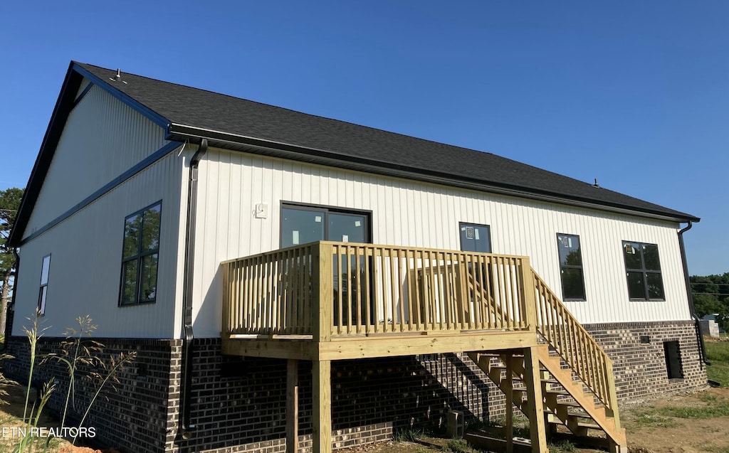 5817 Caldwell Rd, Loudon, TN 37774 - back of property with a wooden deck, stairs, and roof with shingles